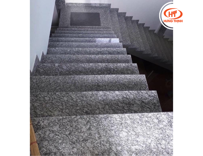 Đá trắng mắt rồng ốp cầu thang bộ cực đẹp