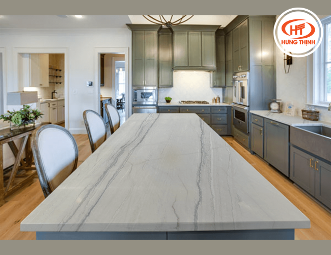 Bàn ăn ốp đá Thạch Anh Silver Shadow nhẹ nhàng, sang trọng