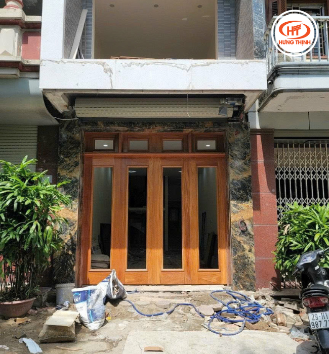 Độ bền màu của đá Golden Ocean cao nên phù hợp làm mặt tiền