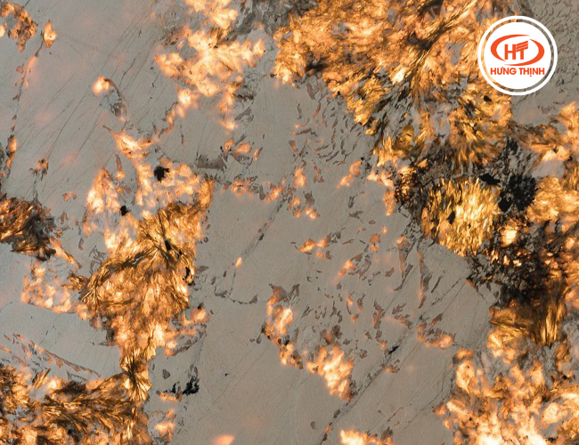 Cận cảnh bề mặt đá sau khi có hiệu ứng đèn LED chiếu sáng