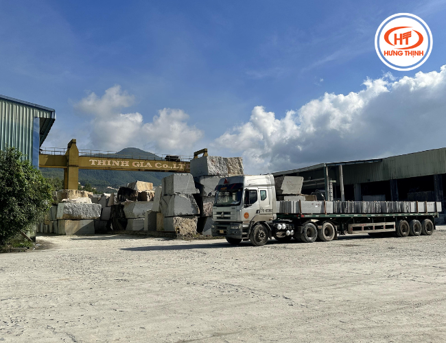 Kho đá rộng rãi với nhiều mẫu đá thạch anh cao cấp