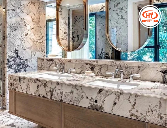 Bề mặt đá Thạch Anh Apinus ít ngấm nước, dễ dàng vệ sinh lau chùi