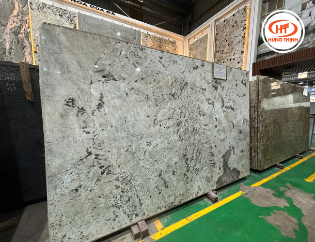 Tấm đá Thạch Anh Alpinus khổ lớn tại kho đá Hưng Thịnh