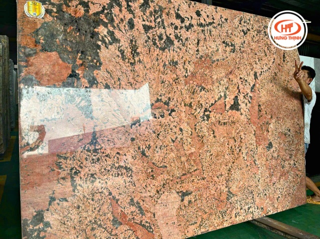 Đá Alaska Red có xuất xứ từ Ấn Độ