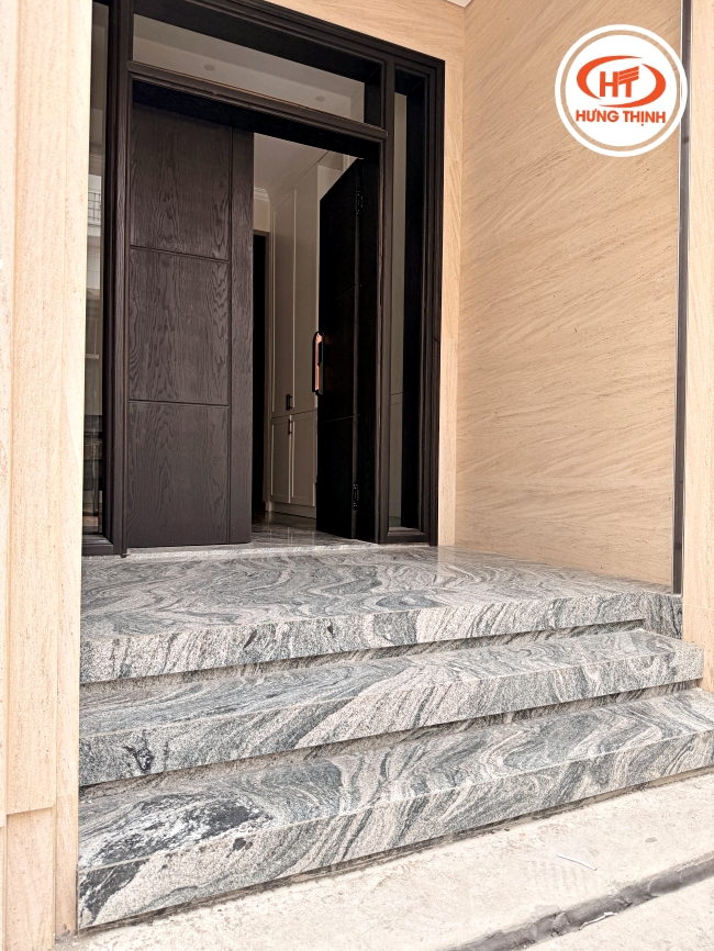 Độ bền đá cao phù hợp với ốp lát khu vực ngoài trời