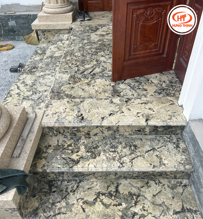 Cận cảnh lên công trình bậc tam cấp Blue Persa