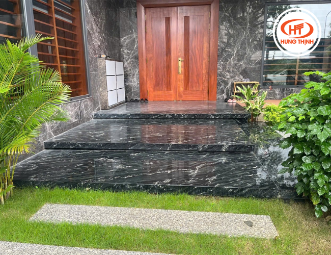 Nâng tầm căn nhà khi lựa chọn đá Olivia Green ốp bậc tam cấp