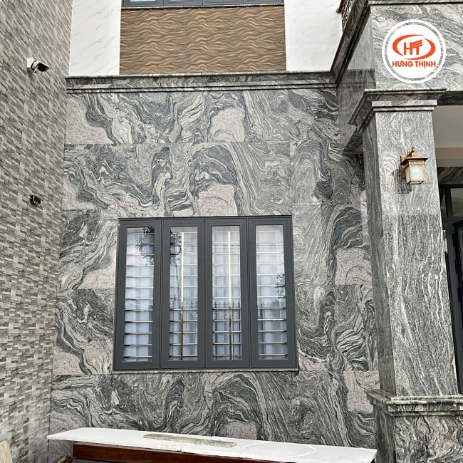 Đá Granite Kupam White với màu sắc sang trọng, nổi bật khi ốp mặt tiền