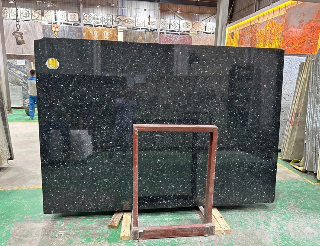 Đá Granite Xà Cừ Hoàng Gia hay còn gọi là đá mắt mèo