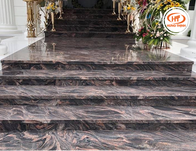 Hệ vân tự nhiên độc đáo cùng gam màu ấm giúp không gian thêm sang trọng