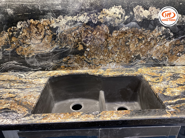 Cận Cảnh Mặt Đá Bếp Granite Black Taurus
