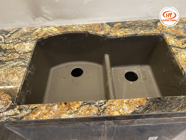 Cận Cảnh Mặt Đá Bếp Granite Black Taurus