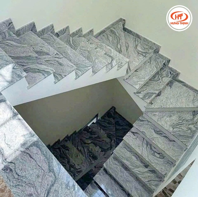 Đá tự nhiên ốp cầu thang Granite sở hữu độ cứng, độ bền cao