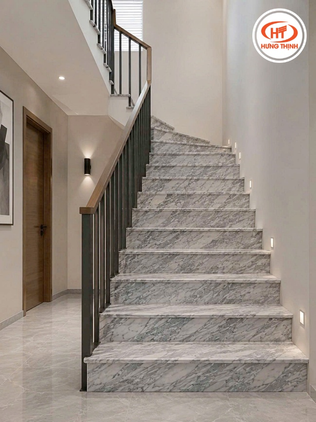 Đá ốp cầu thang Marble Trắng Ý với những đường vân rõ nét