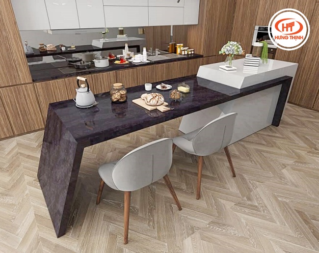 Gia chủ lựa chọn đá bếp đen Vicostone ốp bàn bếp và bàn đảo