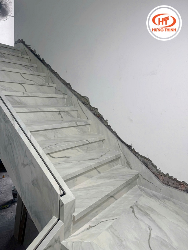 Thực tế cầu thang đá nung kết Bianco Lasa