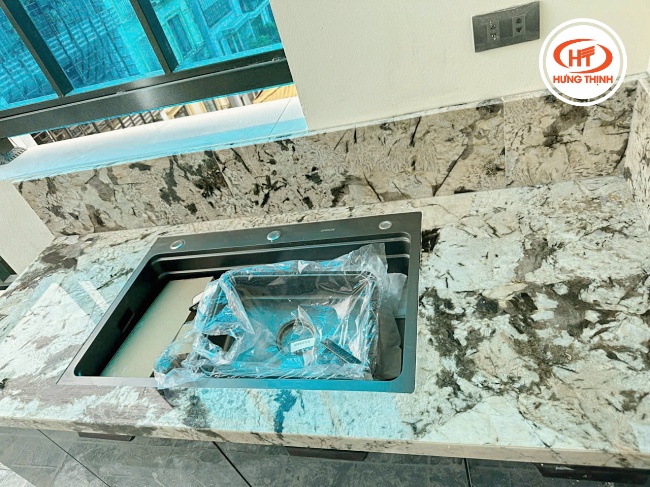 Mặt bếp ốp đá Granite Champagane Gold