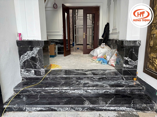 Hình ảnh bậc tam cấp ốp đá Granite Black Forest