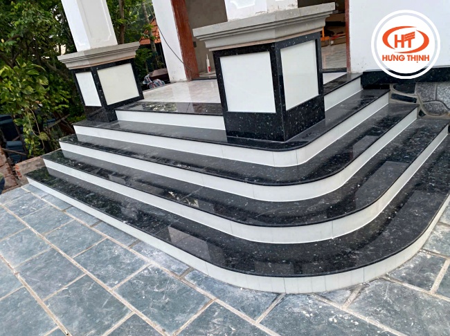 Thực tế thi công đá tam cấp Granite Xà Cừ Hoàng Gia