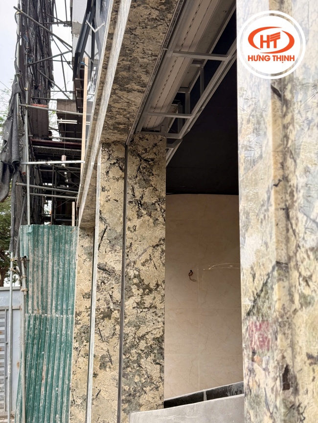 batch thuc te mat tien da Granite Blue Persa 03