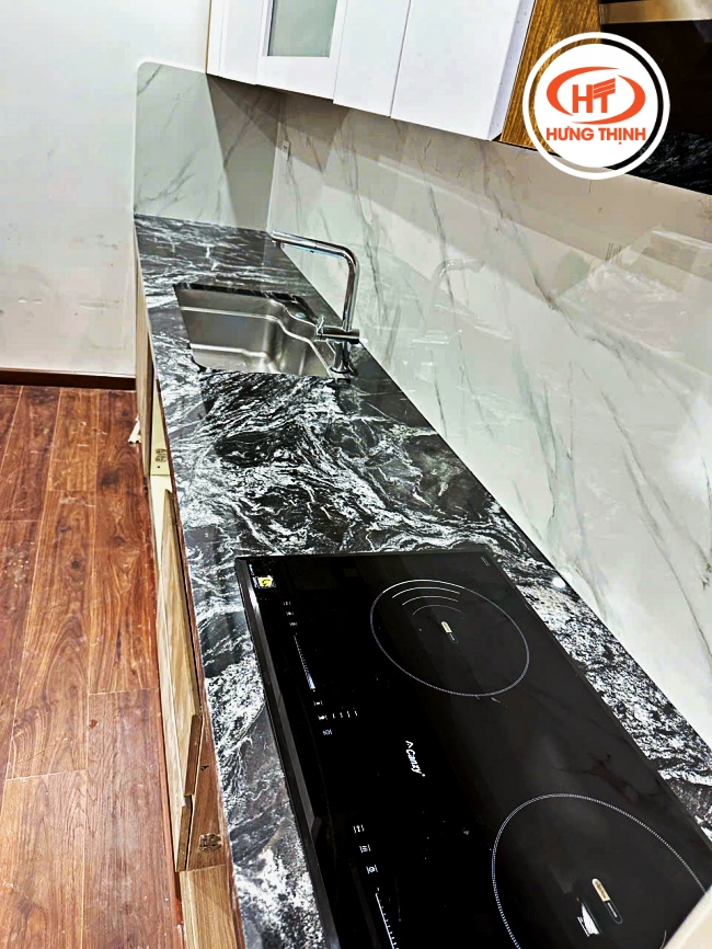 Mặt bàn bếp đá Granite Black Forest