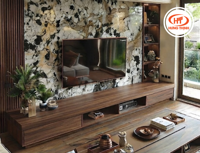 Vách trang trí ti vi từ đá Granite trắng Apolo tạo điểm nhấn tinh tế.