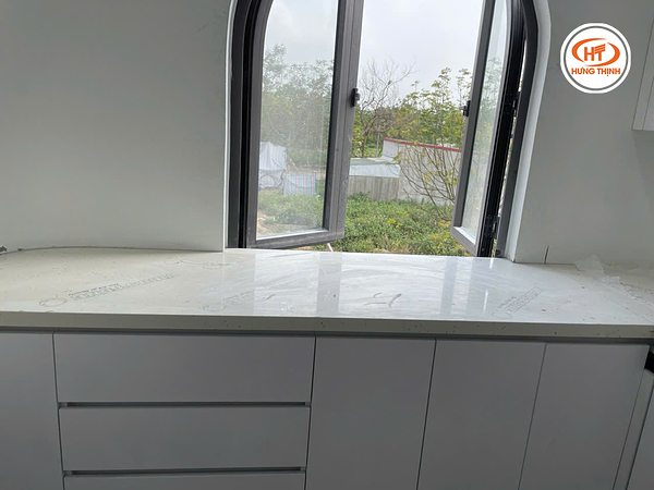 Công trình thực tế đá bếp BQ370 white shell