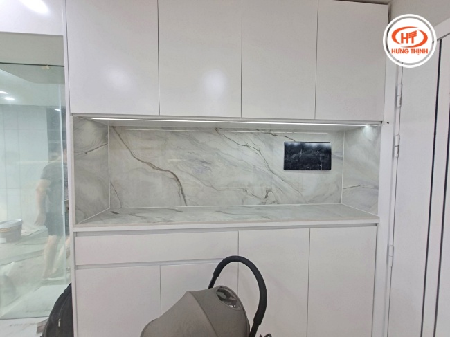 Hình ảnh thi công đá Nung kết ốp bếp