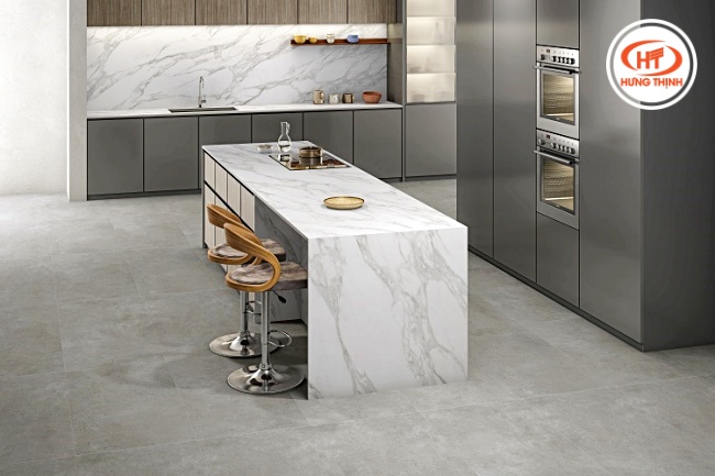 Gia chủ chọn đá nhân tạo ốp cho bàn bếp và đảo bếp