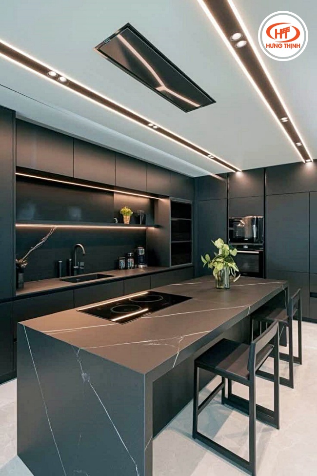 Các mẫu đá bếp màu đen mang lại sự sang trọng cho tổng thể không gian bếp