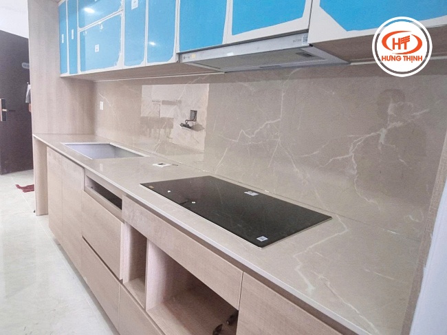 Thi công lắp đặt bếp âm trên mặt đá bếp