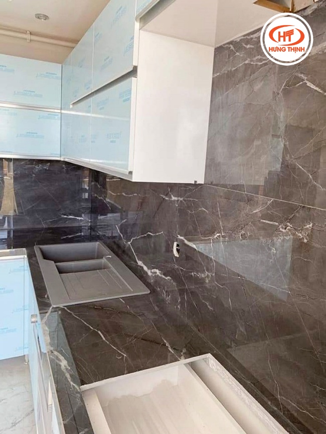 Mặt đá bếp đẹp màu xám cao cấp, bền đẹp và dễ phối nội thất