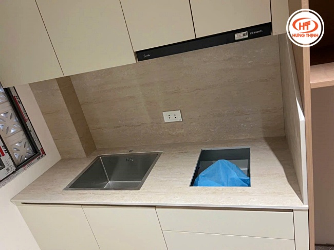 Đá bếp đẹp vân gỗ mang đến không gian ấm cúng