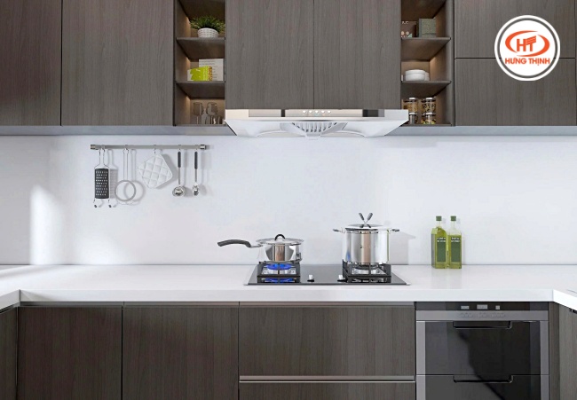 Căn bếp hiện đại đầy đủ tiện nghi sử dụng đá bếp đẹp màu trắng