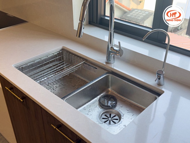 Bề mặt đá Vicostone vân đá Marble làm mặt bếp - chống thấm, chống bám bẩn vượt trội, dễ dàng lau chùi dầu mỡ