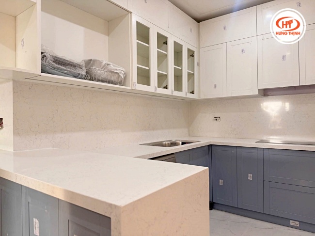 Các mẫu đá ốp bếp đẹp của Vicostone được nhiều gia đình lựa chọn nhờ sự cân bằng giữa tính thẩm mỹ và hiệu quả sử dụng lâu dài