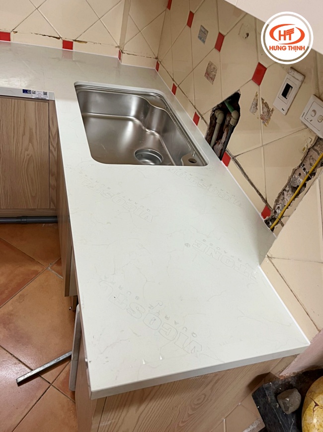 Bàn bếp Vicostone mô phỏng vân mặt bếp đá Marble - an toàn khi tiếp xúc thực phẩm, bảo vệ sức khỏe của cả gia đình