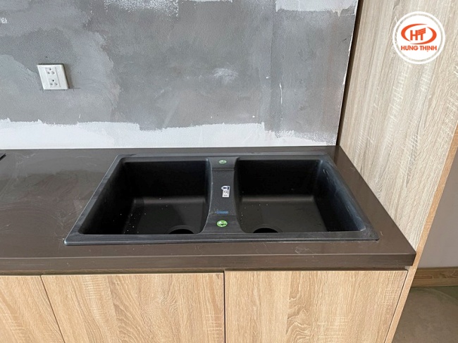 Đá Vicostone vân đá Marble ốp bếp màu đen sang trọng, hiện đại