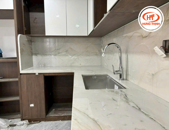 Đá bếp Thạch Anh là một trong những lựa chọn hàng đầu khi tìm kiếm những mẫu đá bếp đẹp vừa bền vừa có tính thẩm mỹ cao