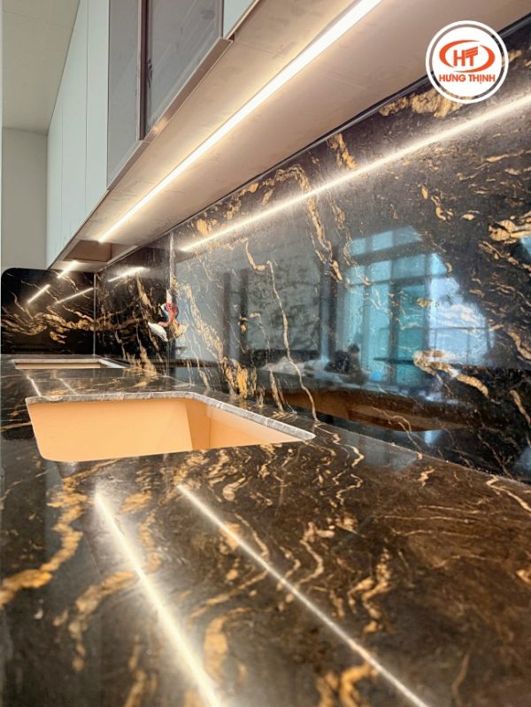 thuc te da bep granite titanium gold 08