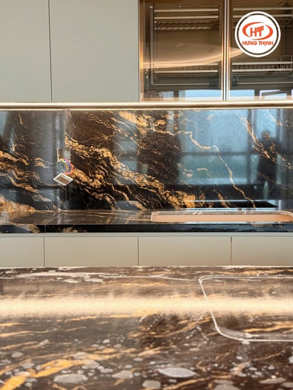 thuc te da bep granite titanium gold 14