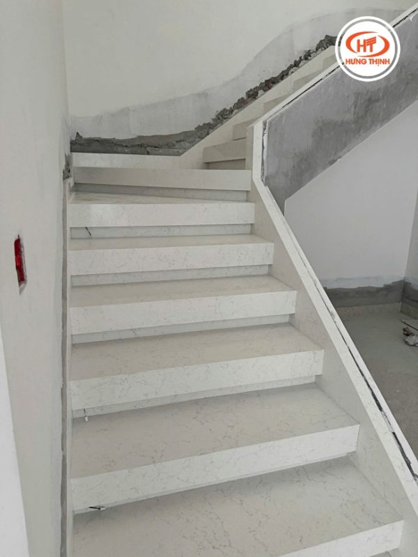 thuc te da cau thang vicostone bq2600 01