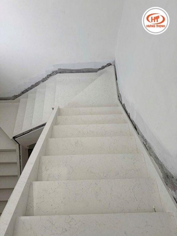Thực tế đá cầu thang Vicostone BQ2600
