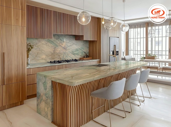 Bàn đảo ốp đá Verona Green nguyên tấm giúp tạo sự liền mạch của hệ vân