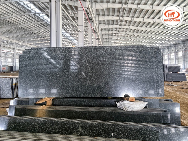 Nhà máy chế biến đá Hưng Thịnh tại Hải Phòng đang từng bước nâng cao năng lực gia công, chuẩn hóa chất lượng sản phẩm và chủ động hơn trong nguồn cung
